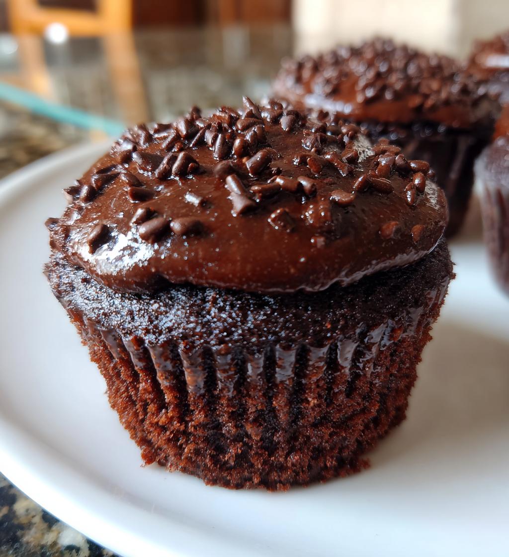 Midnight Chocolate Cupcakes - detail 1