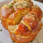 Garlic Parmesan Pull-Apart Bread